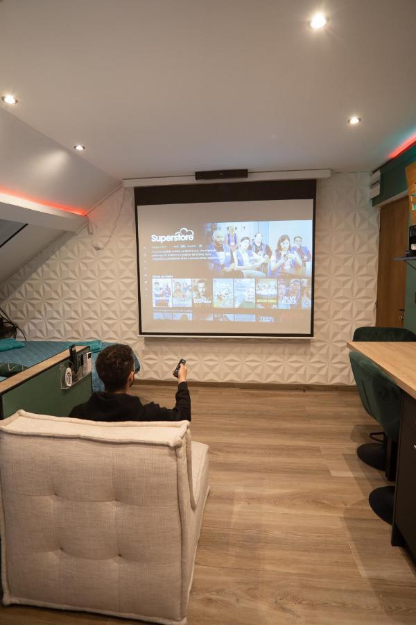 Capsule Color Deluxe Balneo I Ecran Home Cinema I Console De Jeux Trith-Saint-Leger Exterior foto